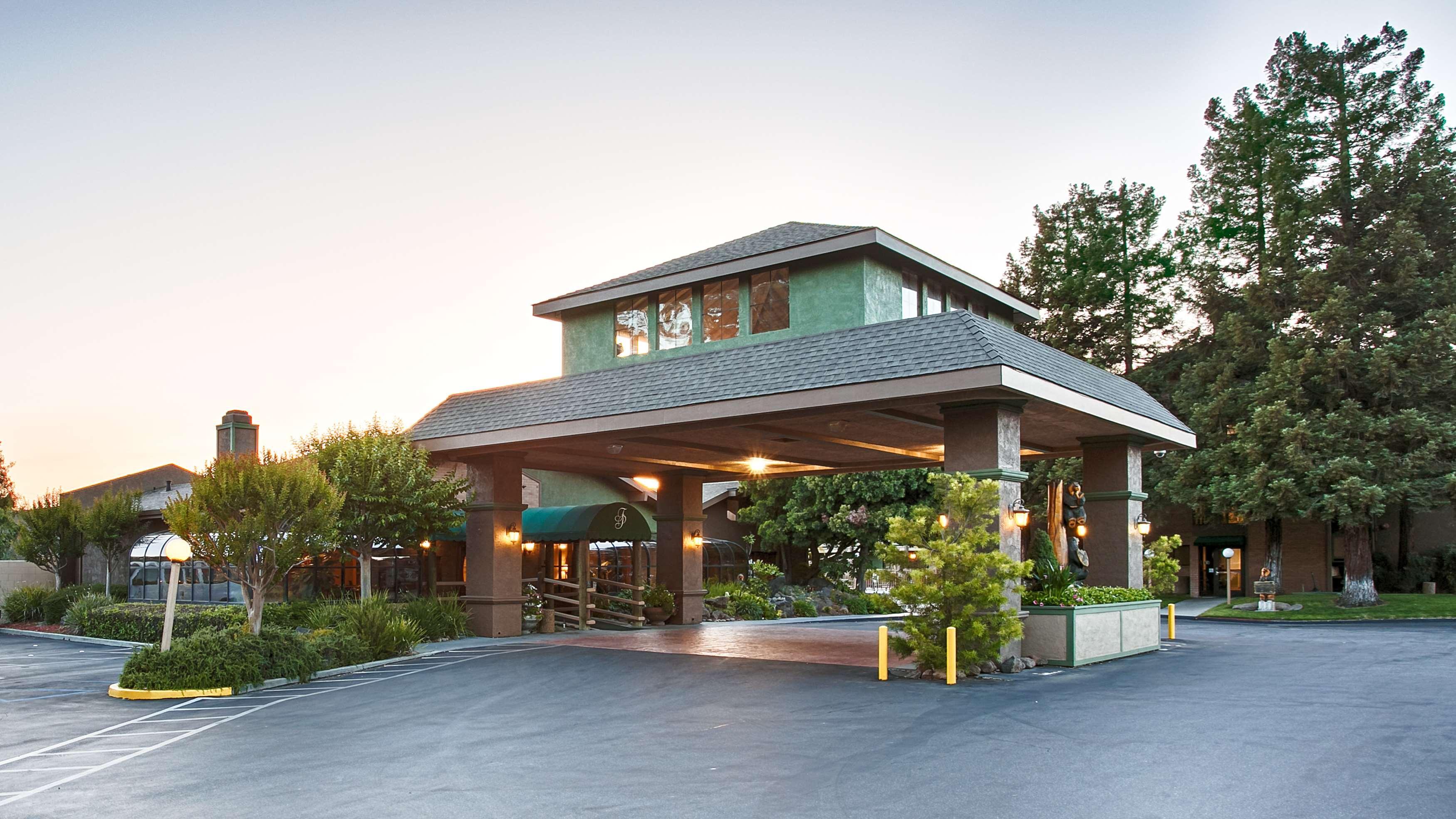 Best Western Plus Forest Park Inn Gilroy Exterior photo